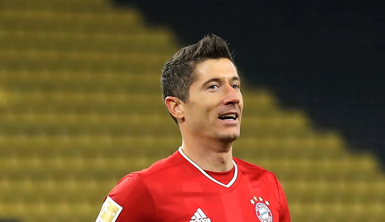 瑞士逆转日本，莱万高光表现