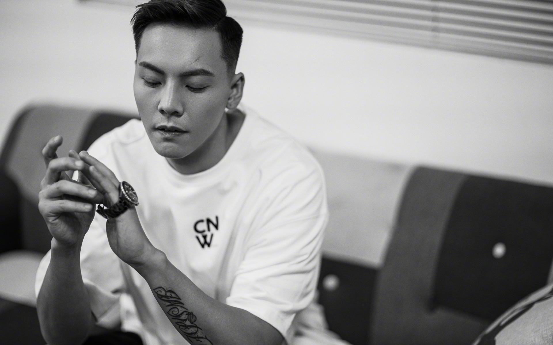 银红鏖战，新星闪耀，威廉姆斯与迈凯伦的缠斗中，拉塞尔竖立新里程碑