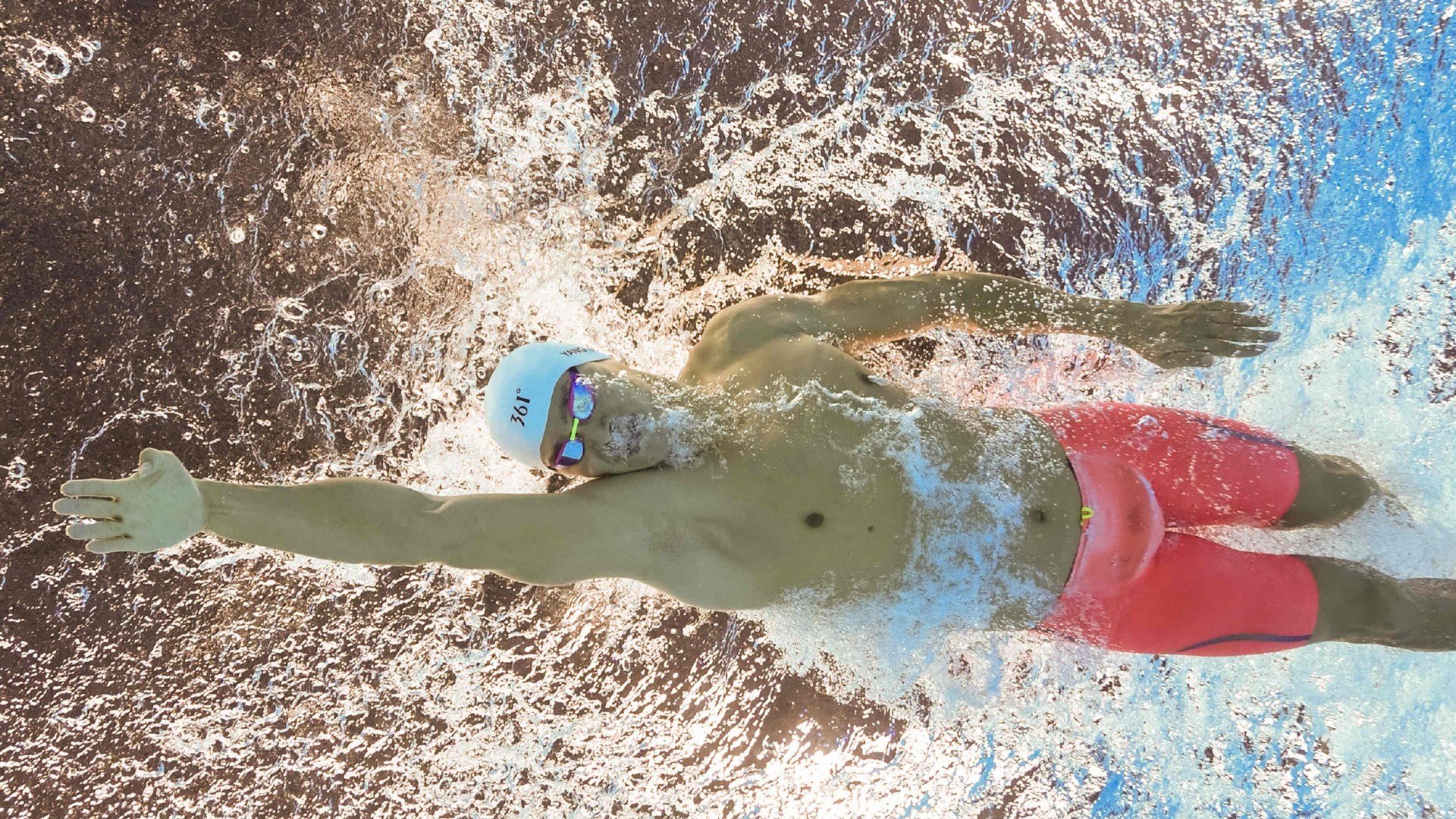 分庭抗礼,当险胜的狂澜遇见惊艳的孤峰