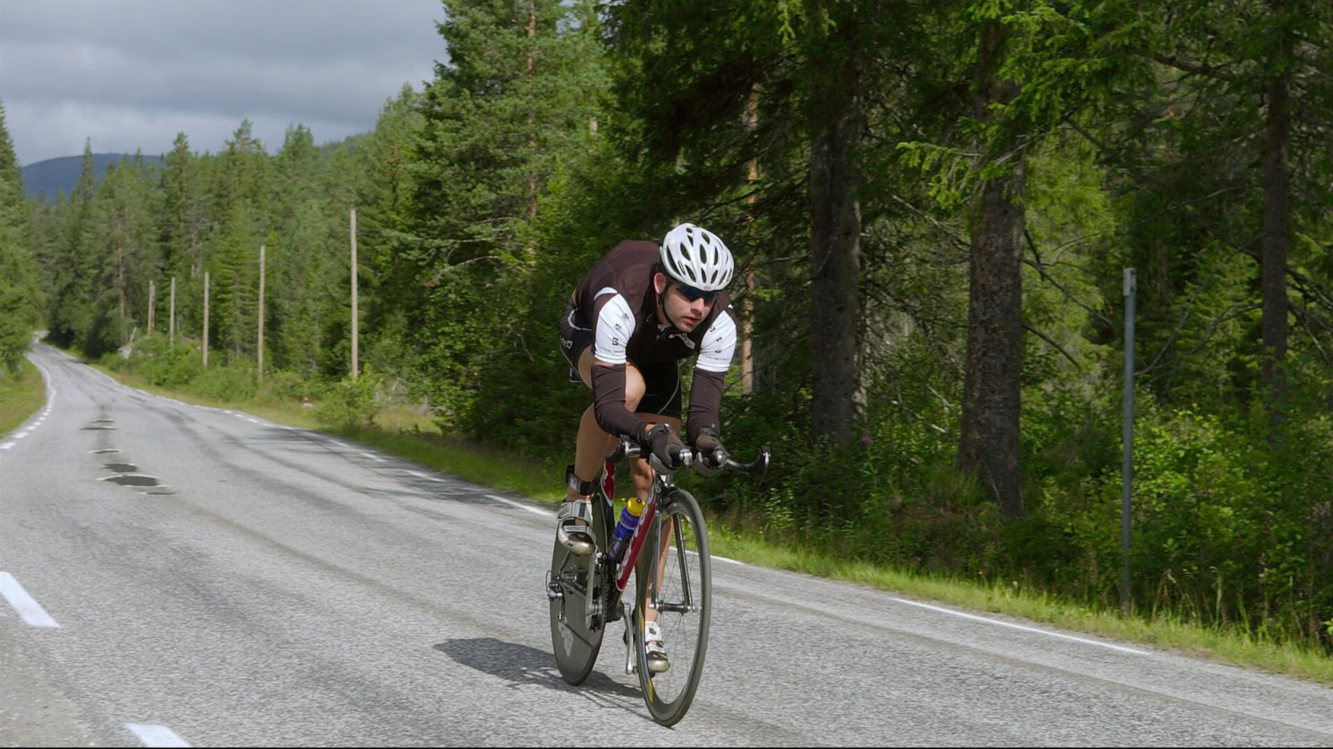 南美烈焰对抗欧洲贵族，委内瑞拉的血性与法比尼奥的冷酷一击