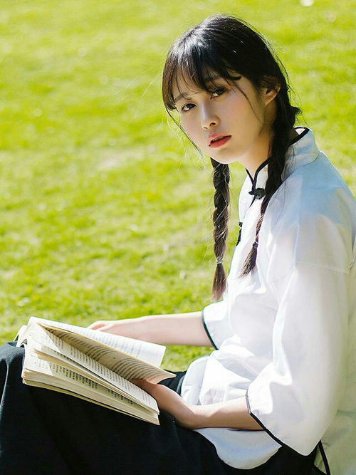 绿茵公牛角斗掘金，欧冠半决赛的钢铁意志之战