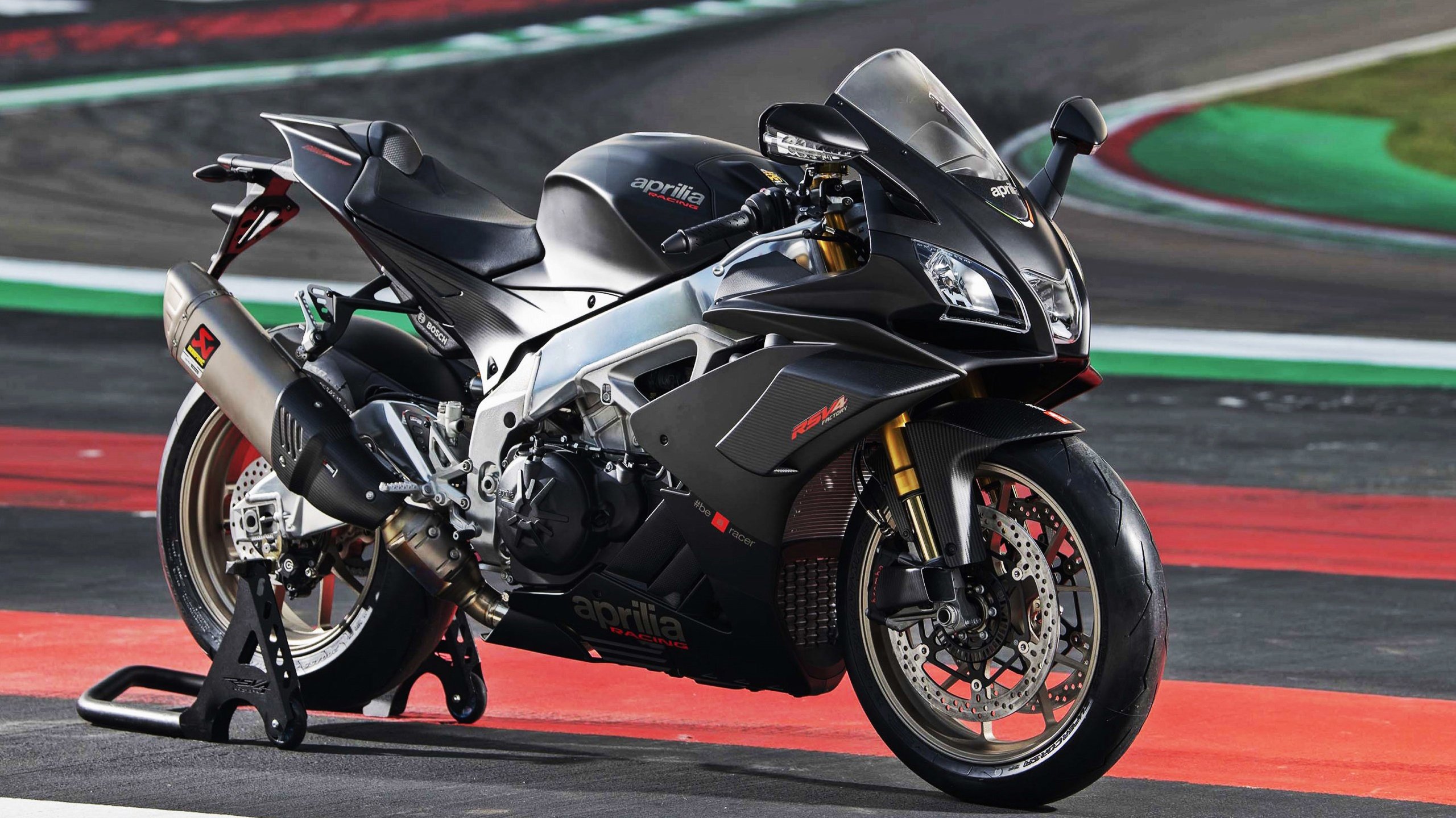 塞内加尔祭出门神冲锋战术，库尔图瓦头槌定音提前终结悬念！皇马巨星颠覆绿茵常识