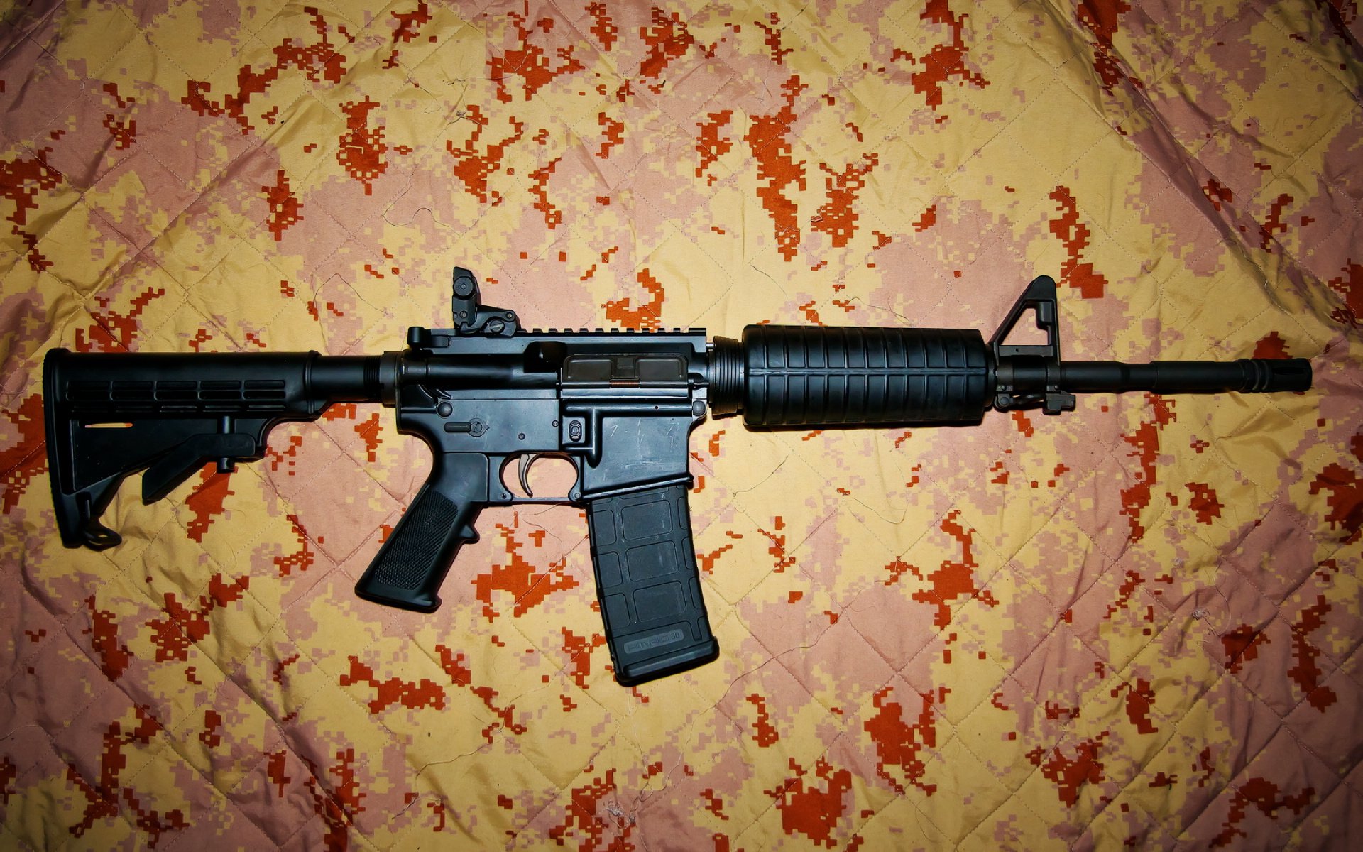 绿茵赛道,F1新赛季揭幕战之夜,坎特在焦点战证明自己